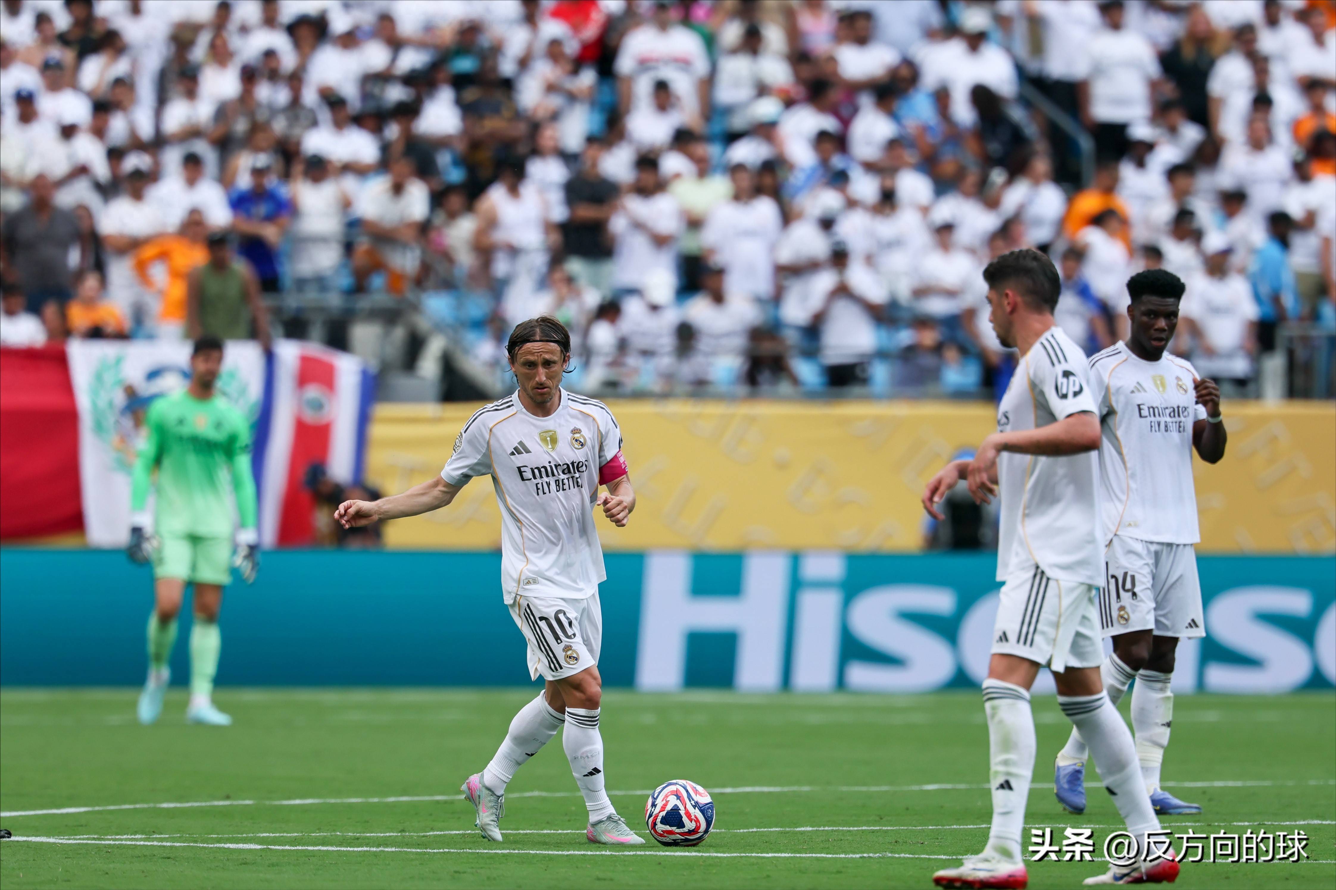 萨尔茨堡逆转取胜,淘汰赛希望大增,振奋人心 萨尔茨堡逆转取胜,淘汰赛希望大增,振奋人心