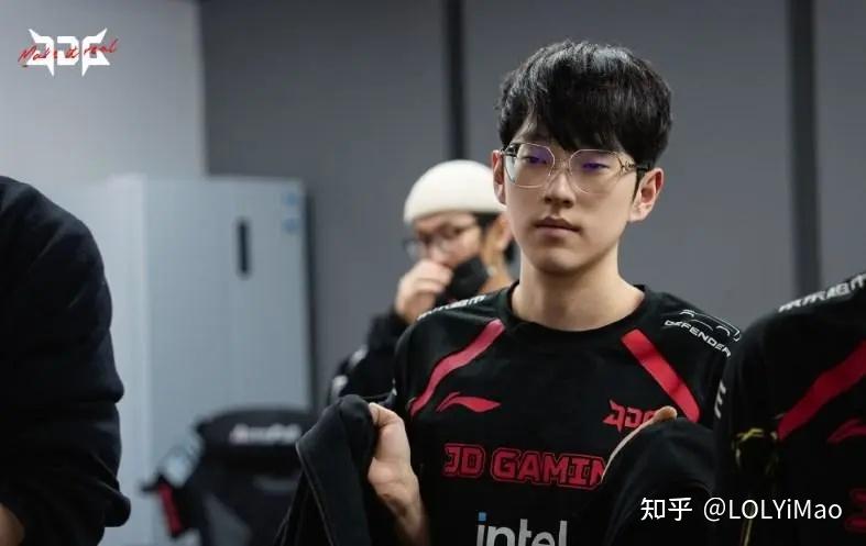 FPX鏖战LGD，Scout操刀奇招英雄翻盘顶尖较量成都决赛之夜，引爆全场热议的简单介绍