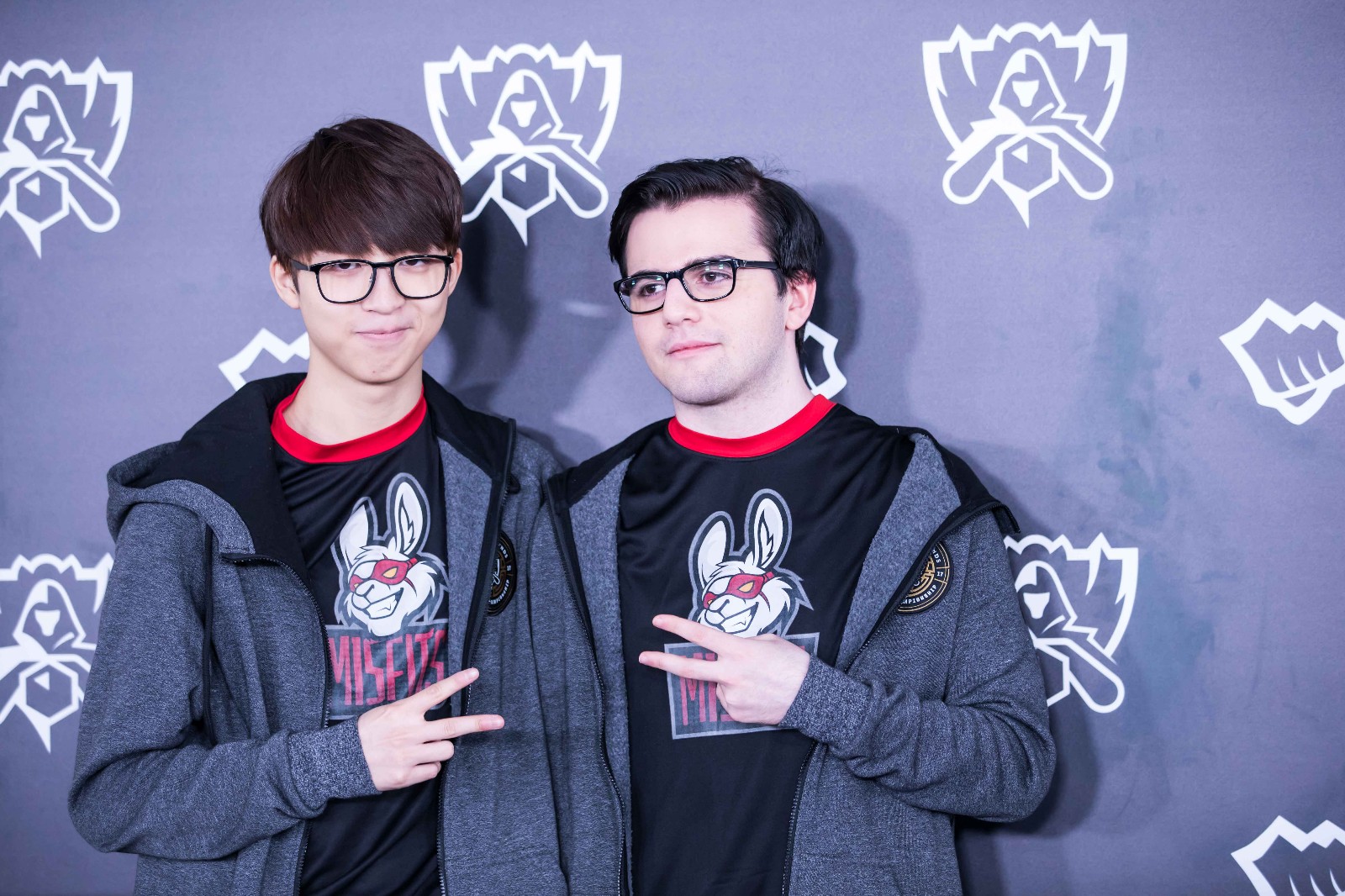 TL力克DK，Hanssama线上压制力十足顶尖较量八强赛，引爆全场热议