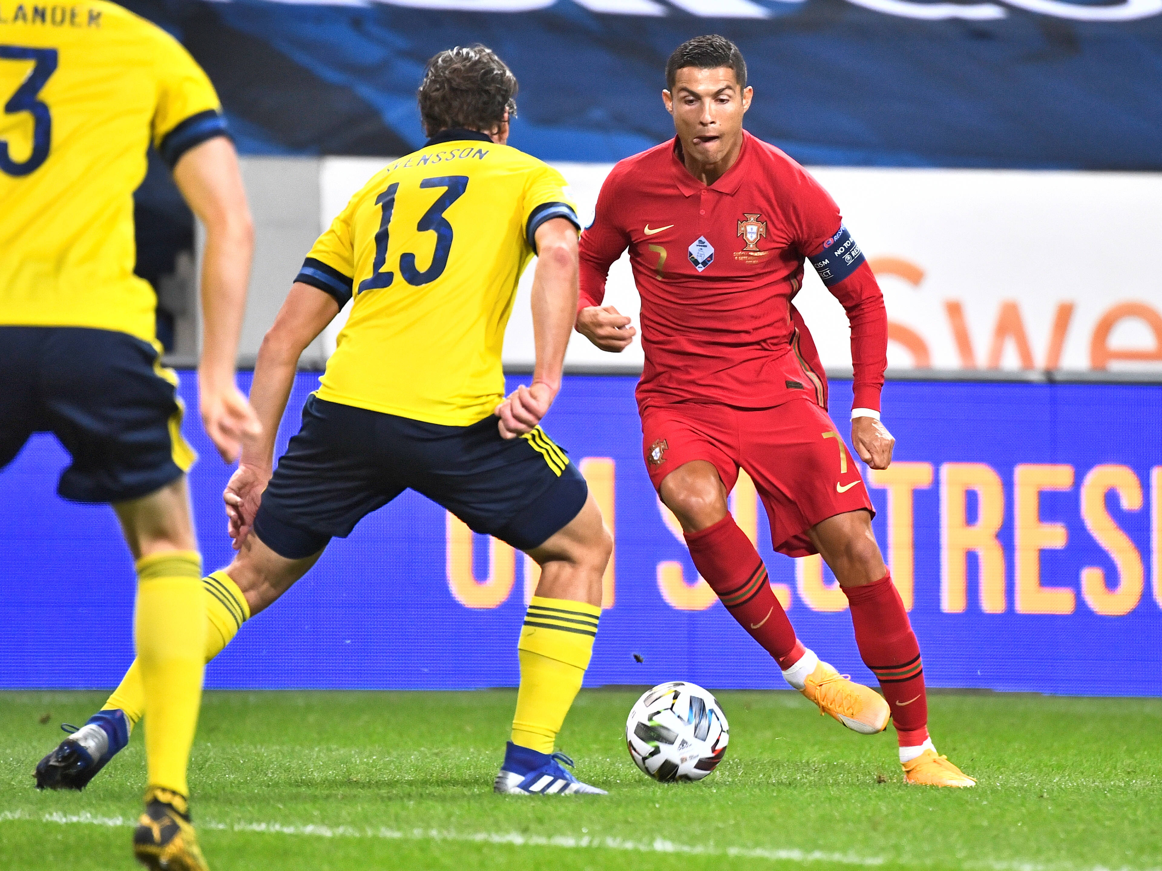 葡萄牙队碾压瑞典队，奥恰洛夫刷新纪录的简单介绍