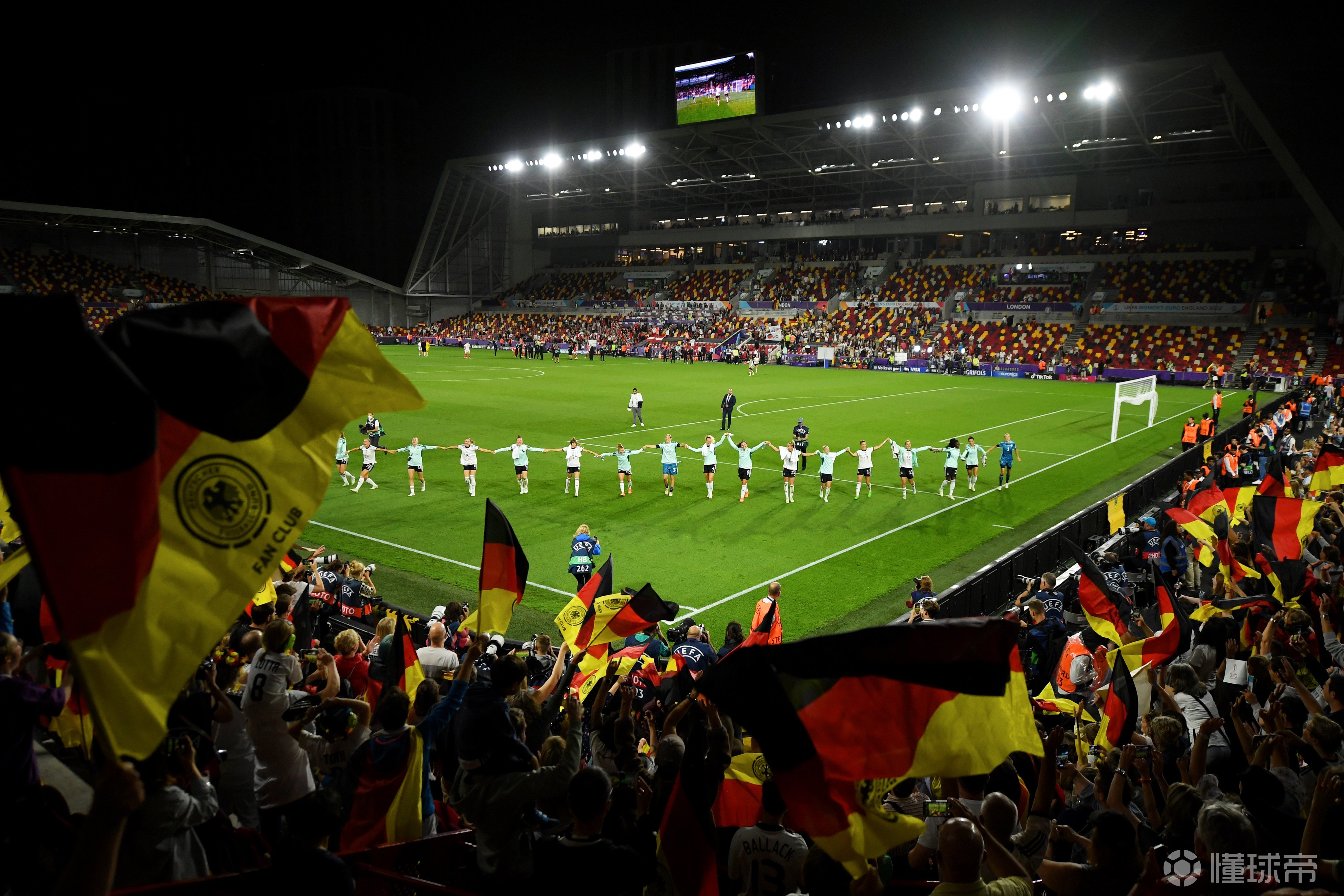 中国逆转奥地利,阿尔瓦雷斯扛起全队 中国逆转奥地利,阿尔瓦雷斯扛起全队