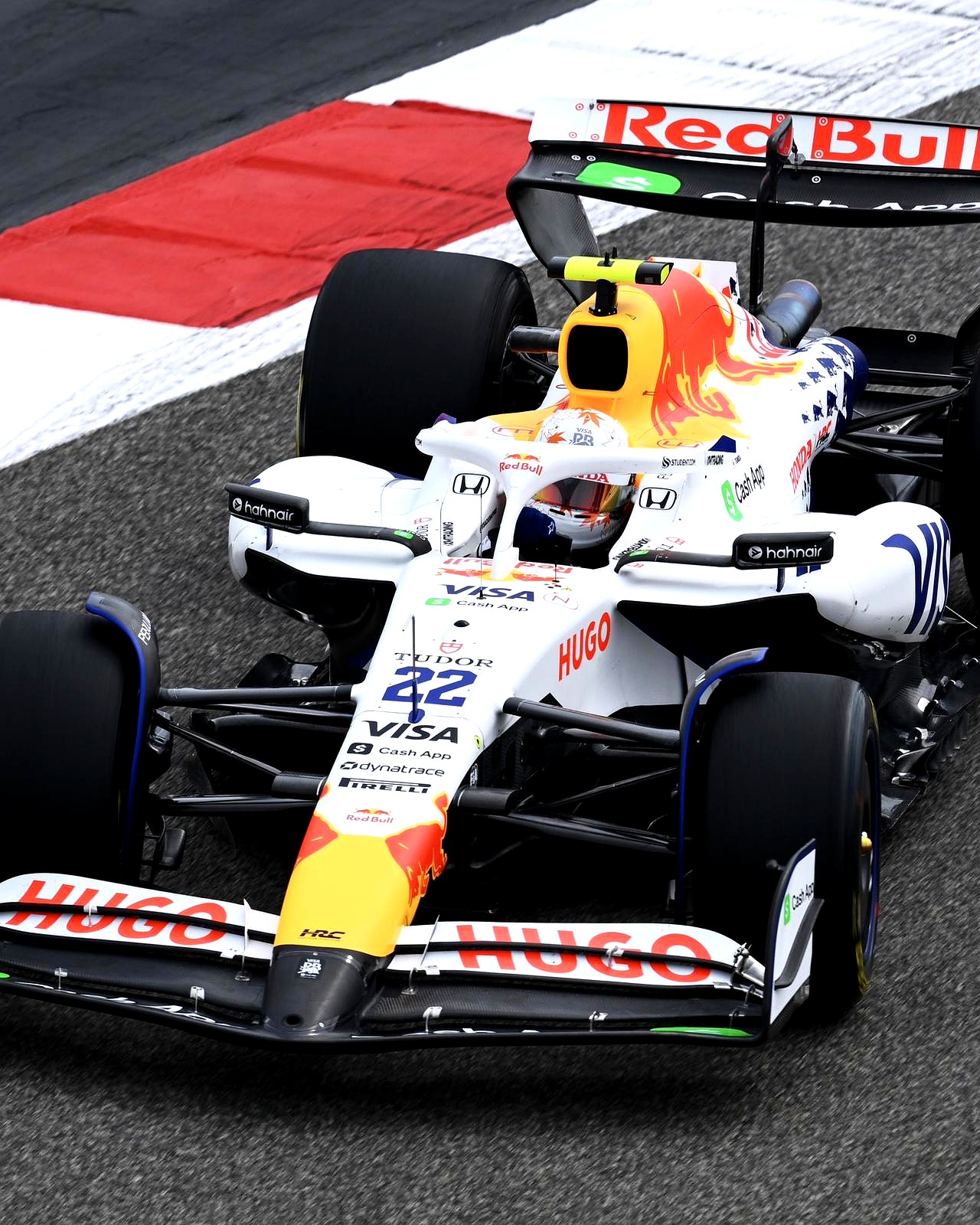 梅赛德斯完胜索伯车队,塞恩斯高光表现 梅赛德斯完胜索伯车队,塞恩斯高光表现