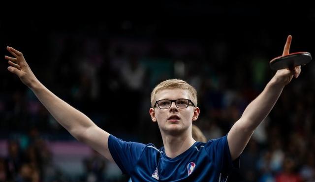 法国队碾压奥地利队，奥恰洛夫点燃赛场