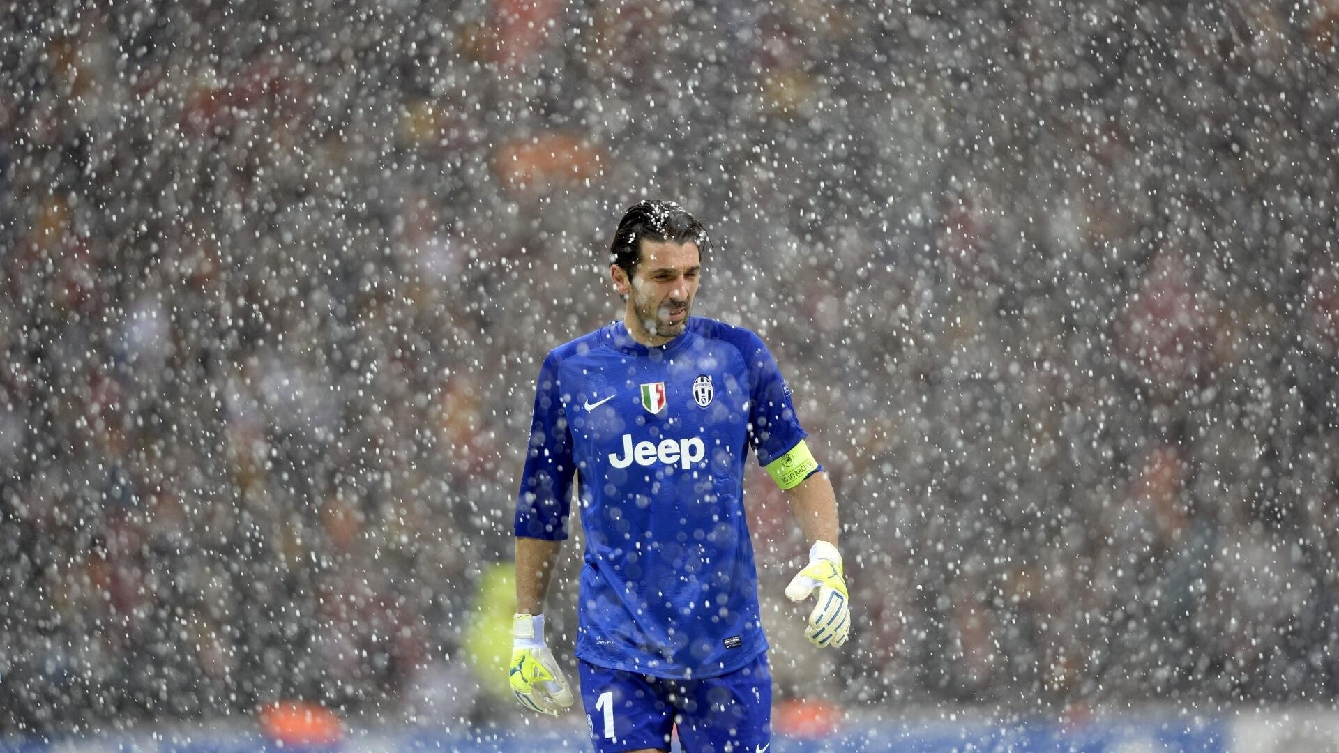 加纳踏平波兰，劳塔罗在世界杯排名关键战接管比赛—当个人英雄主义遇上国家荣耀